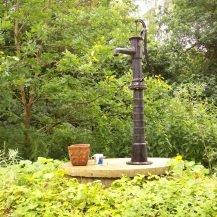 Pumpenspaß im Garten - Regenwasserzisterne.